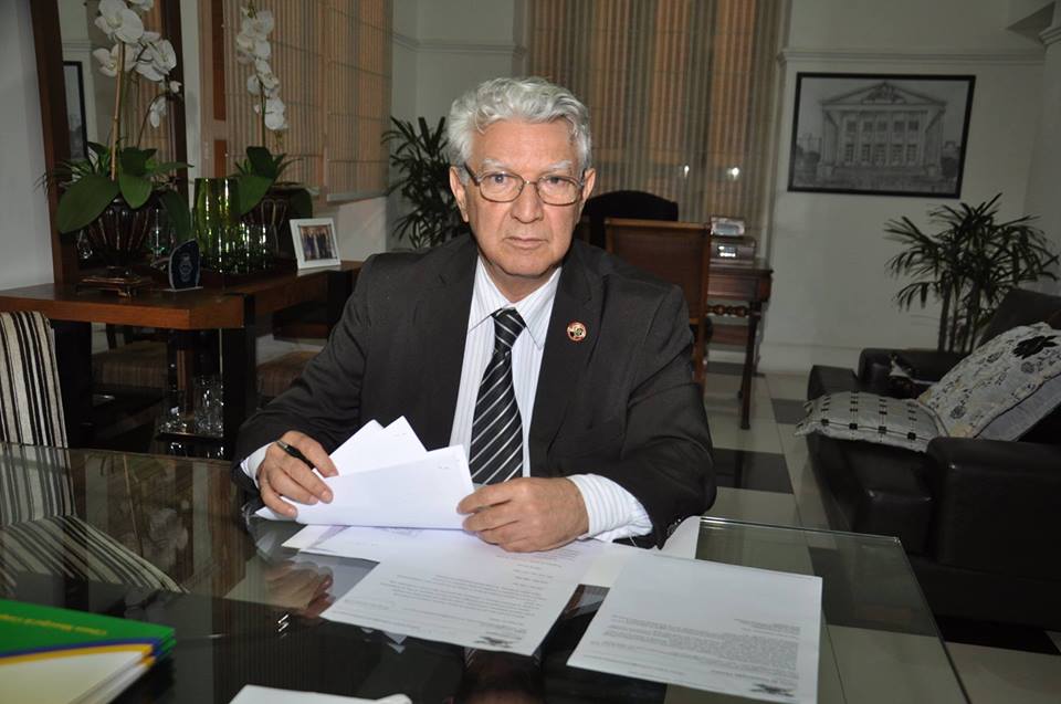 Auto drunk refrigerator worries premier