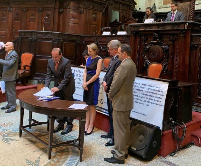 Câmara adere à Rede Nacional Legislativo Sustentável