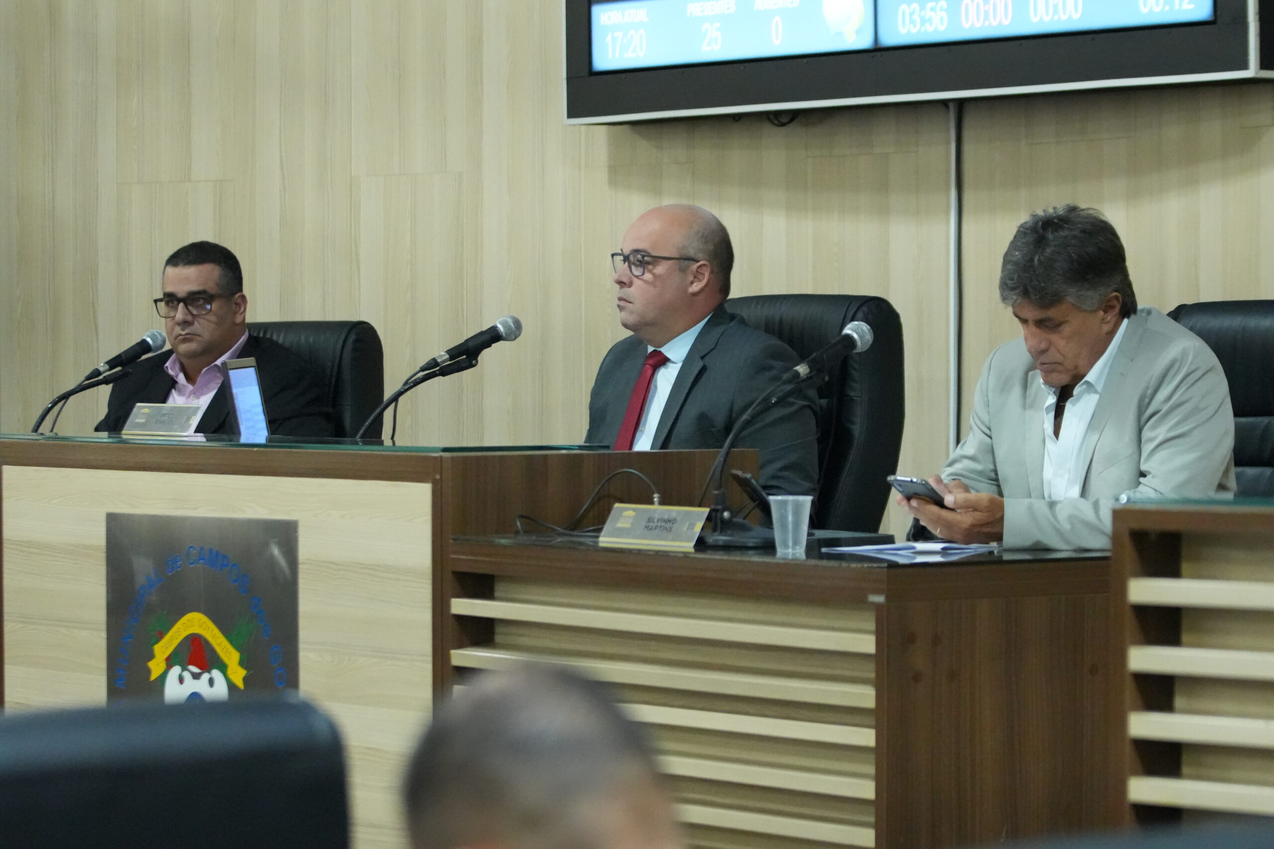 Vereadores aprovam dois projetos em segundo turno