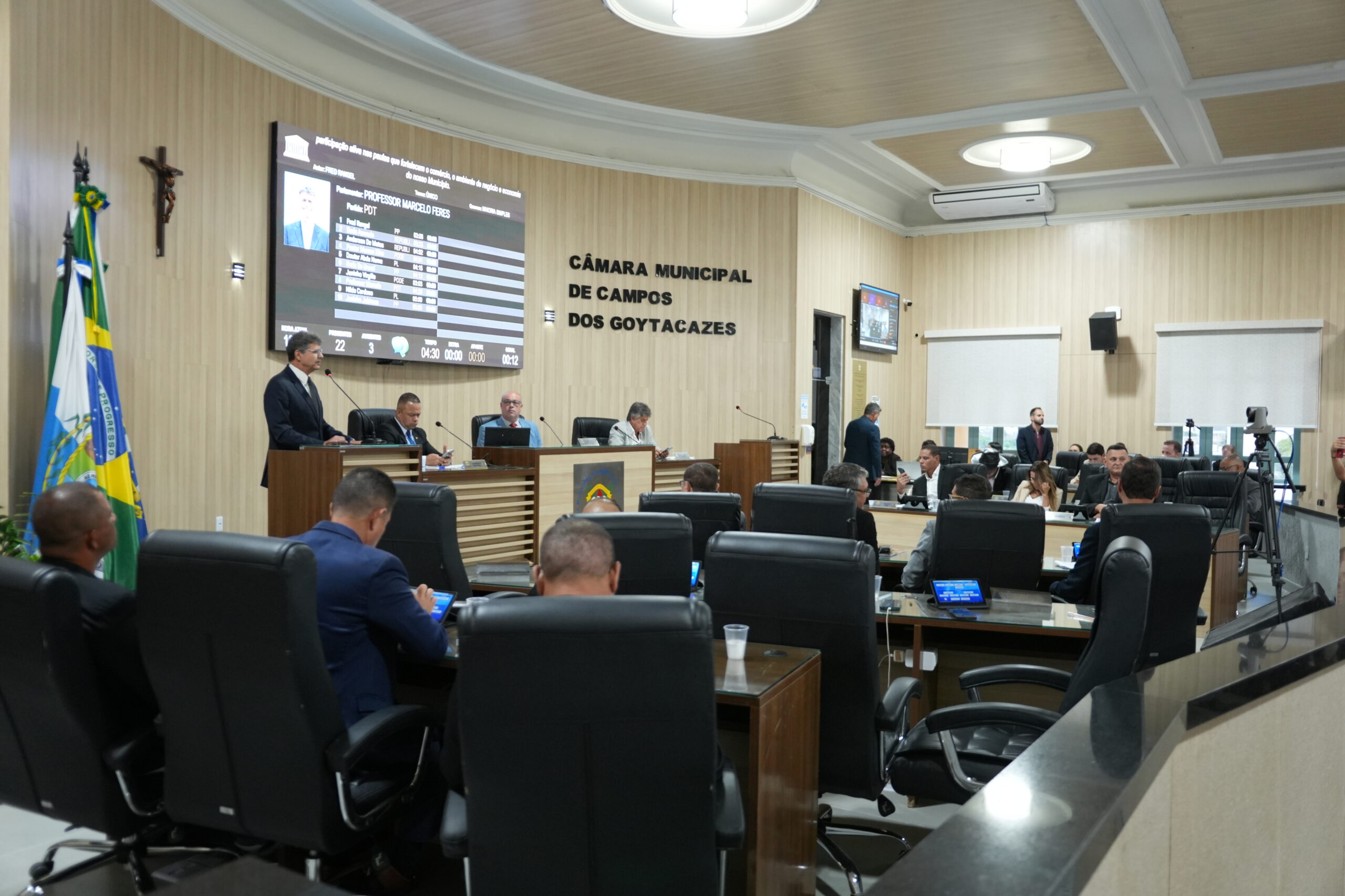 Vereadores aprovam projetos em turno único e redação final