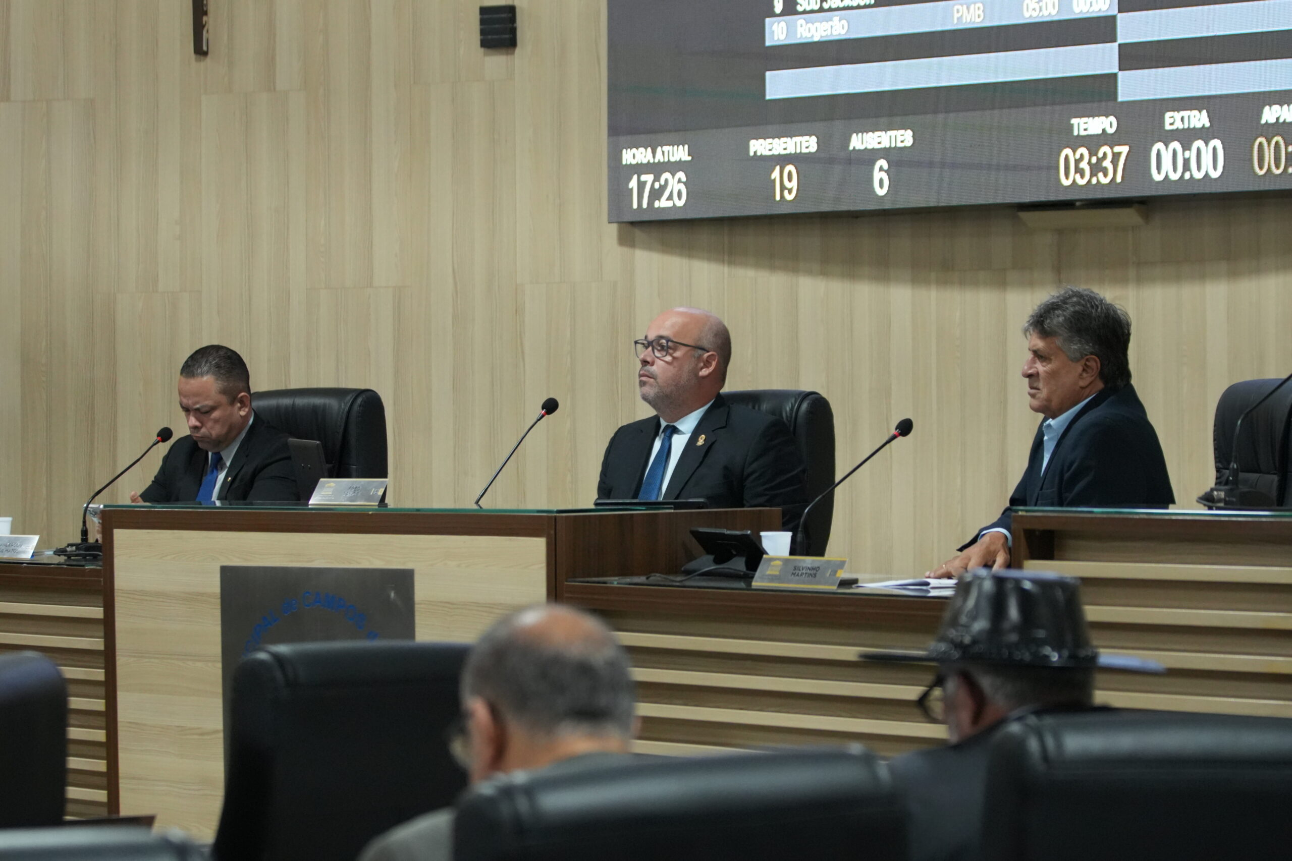 Vereadores aprovam redação final de projetos